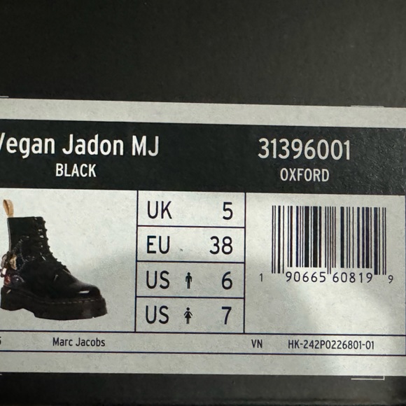 Marc Jacobs X Dr. Marten - Picture 10 of 10
